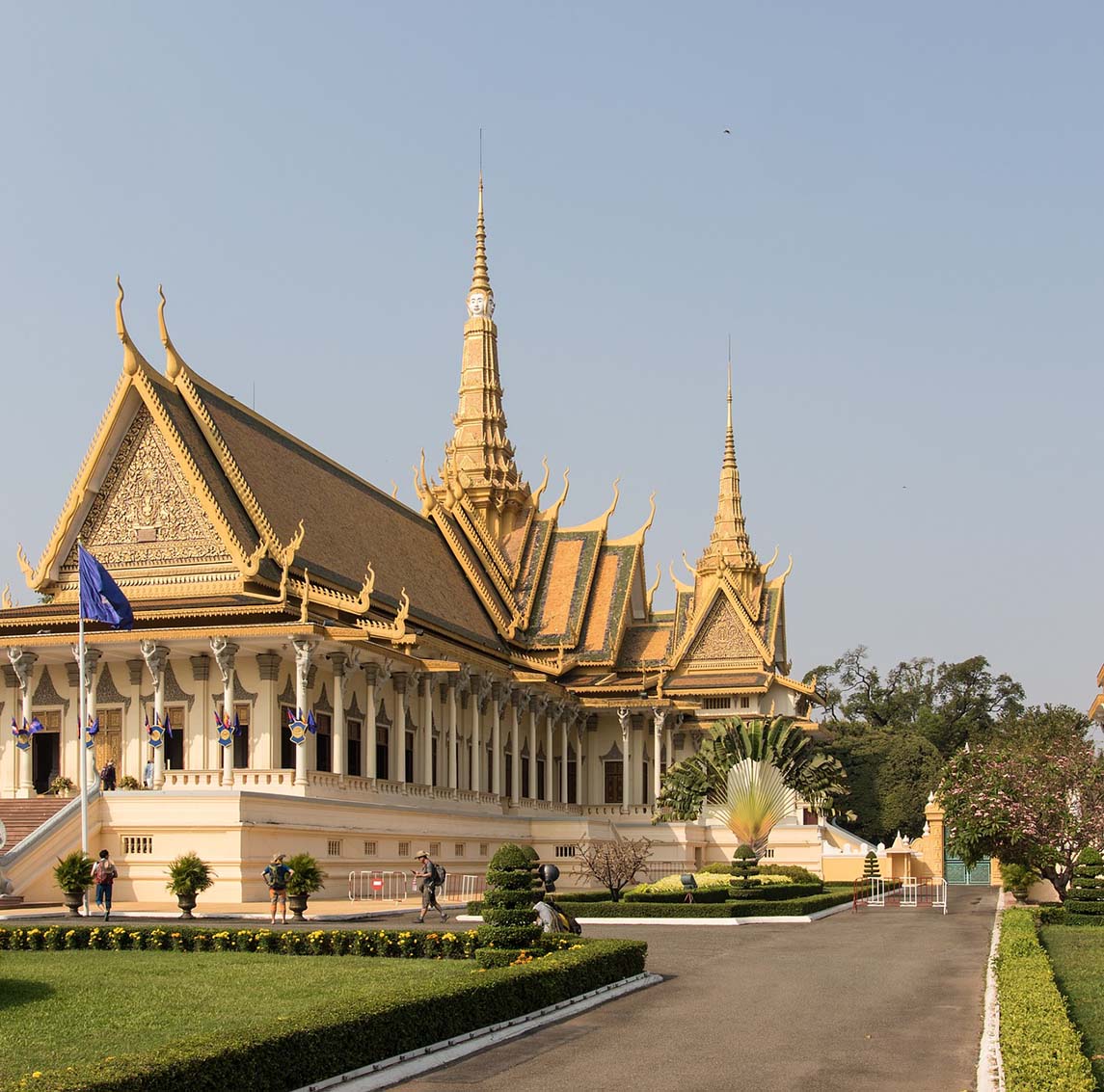 Riverside Dining Bliss: Phnom Penh’s Premier Waterside Restaurants